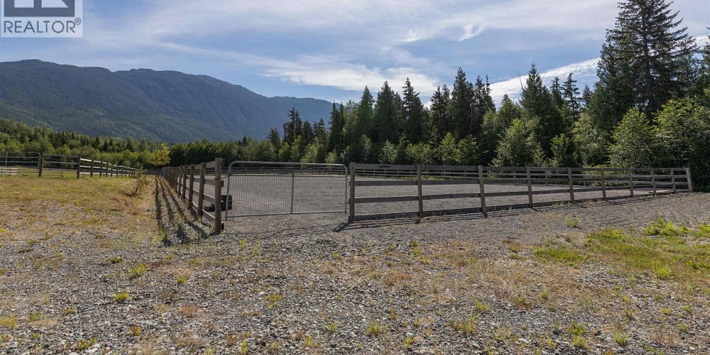 1920 LAUREL STREET Terrace Photo 38 1920 LAUREL STREET Terrace Photo 38